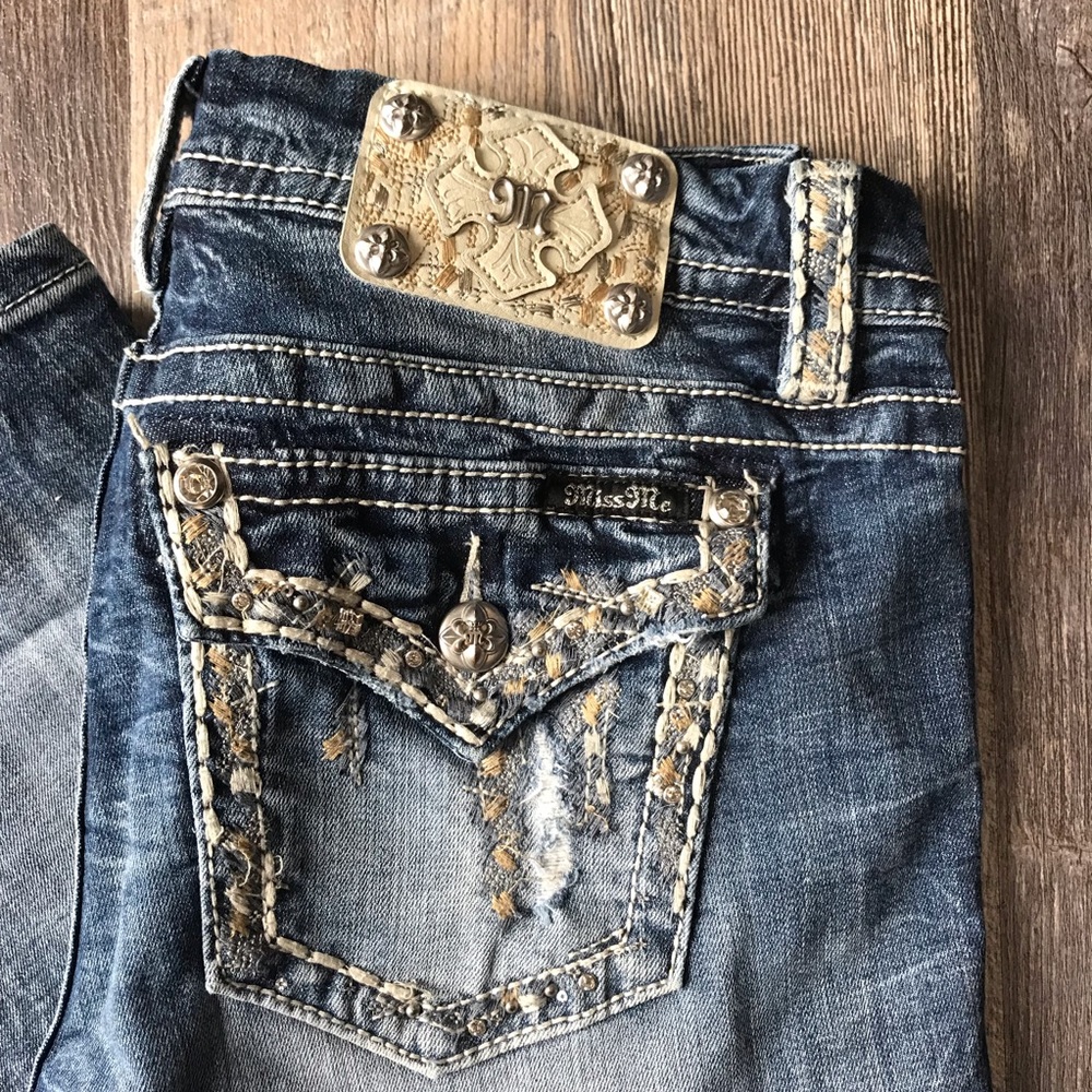 Miss Me cropped jeans
